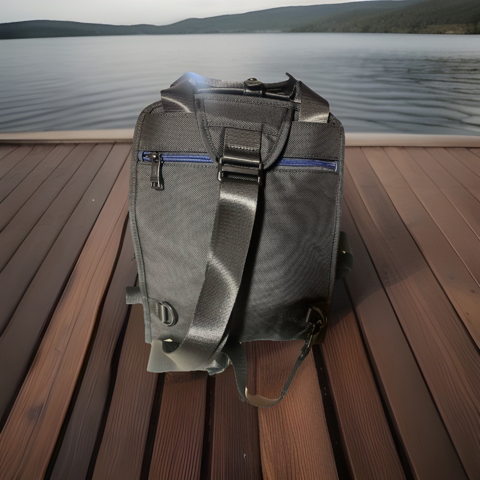TUMI Alpha 3 Medium Travel Sling/Tote. Navy Accents) 495.00