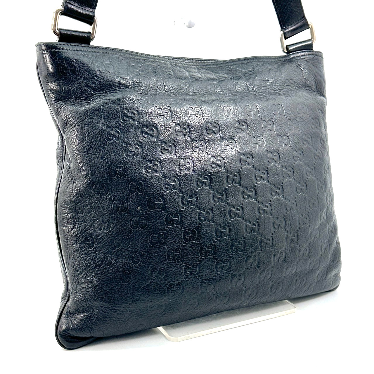GUCCI Guccissima Messenger Bag Shoulder Bag GG Leather Black Authentic
