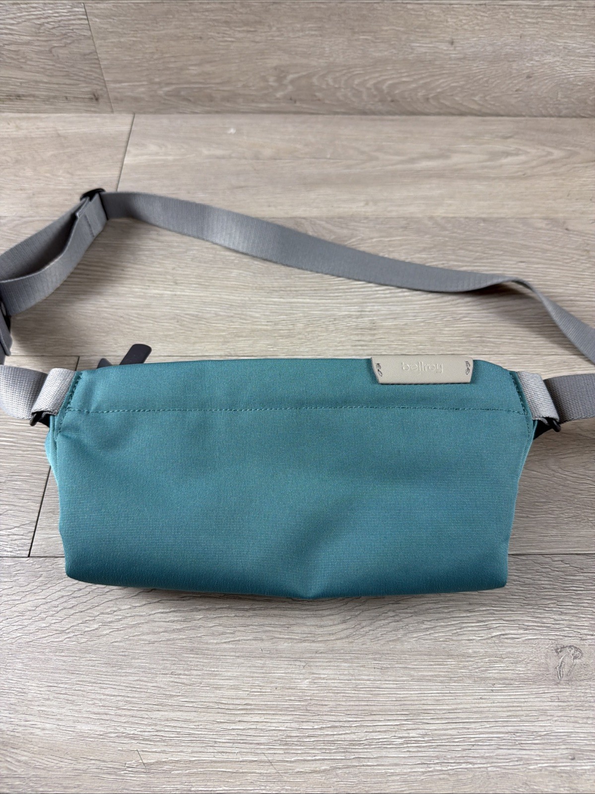Bellroy Mini Sling Bag (Slim Crossbody Bag For Men & Women) Green Teal EUC