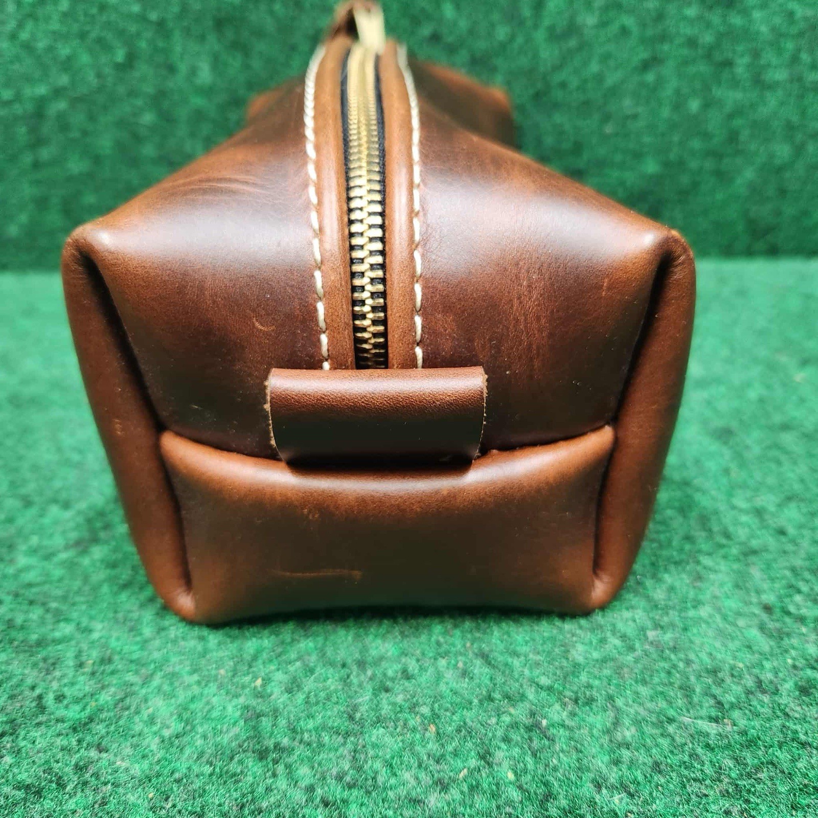 Lifetime Leather Co. Toiletry Bag 5″ x 5″ x 10″ – Excellent