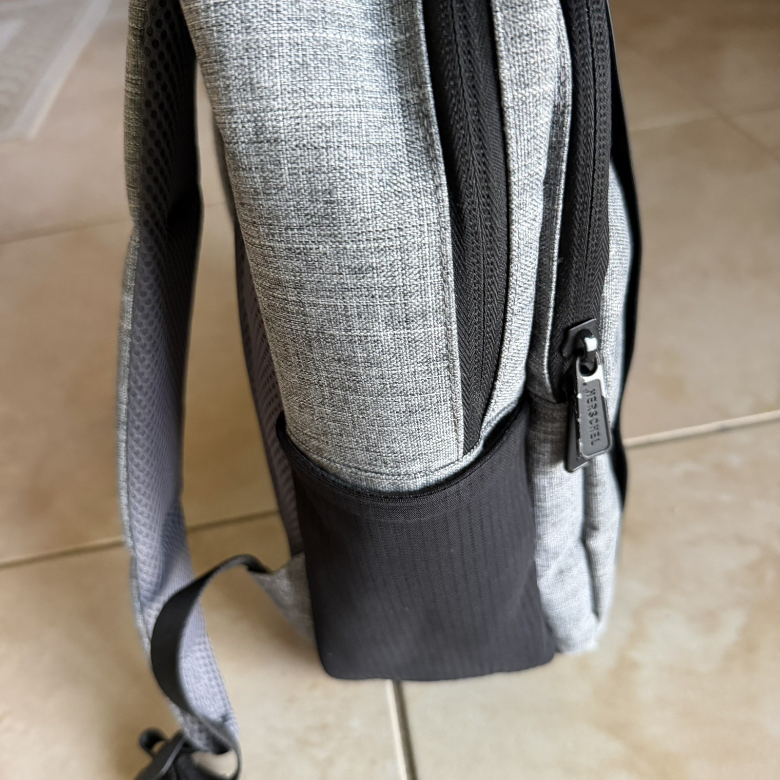 Herschel Kaslo Backpack | Tech – 20l Slim Gray 16”H 14” W