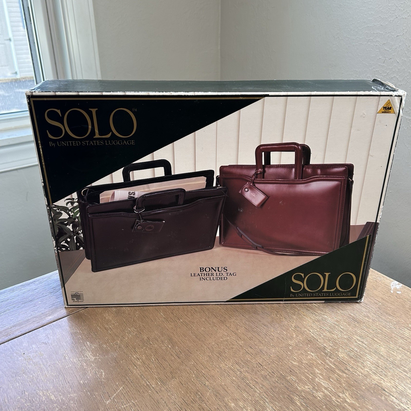 Solo By United States Luggage Burgundy Leather 17” Portfolio Open Box Attaché