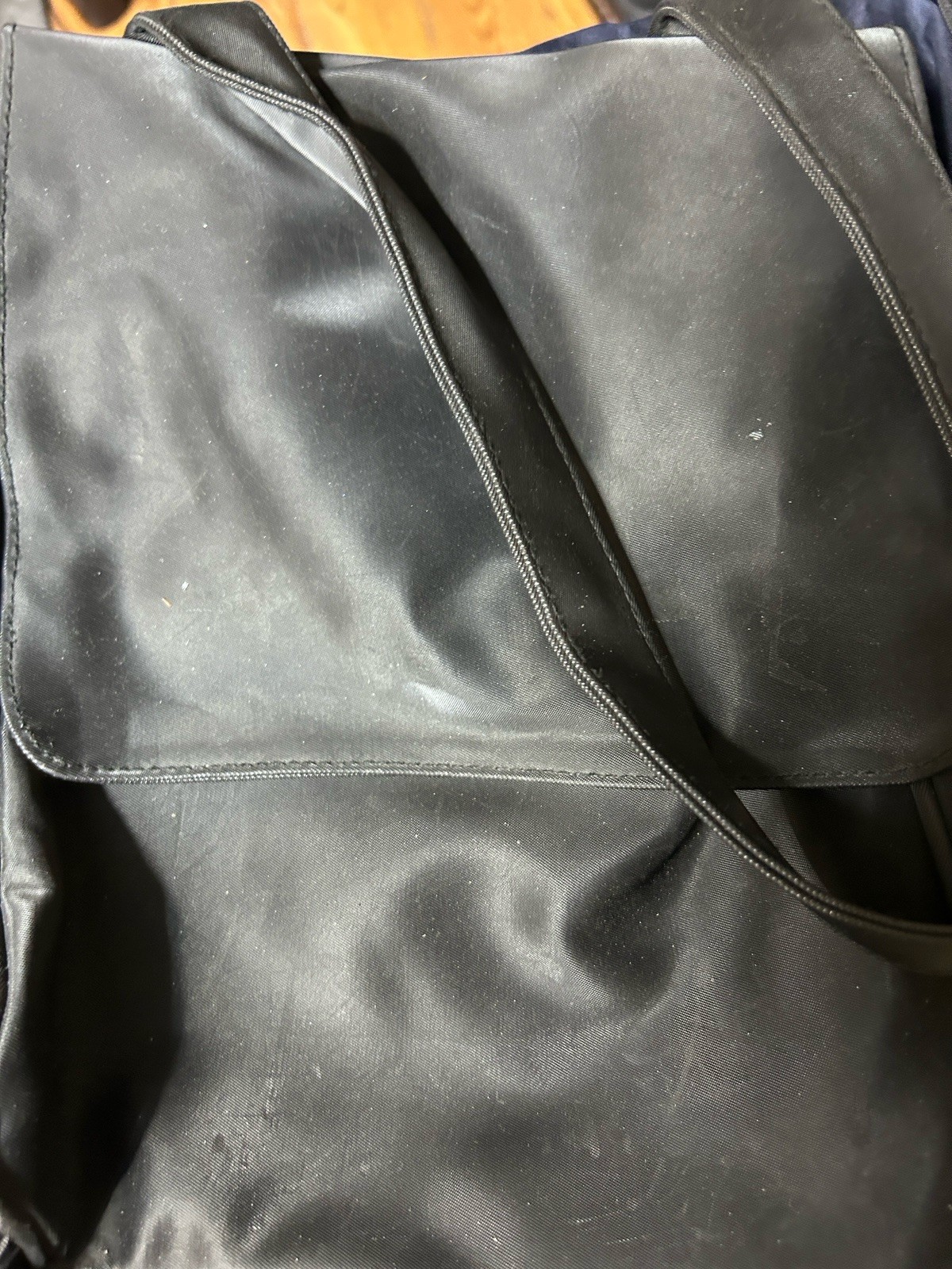 Kenneth Cole Reaction Black Men’s Messenger Bag Zip/Magnetic Flap, Pockets