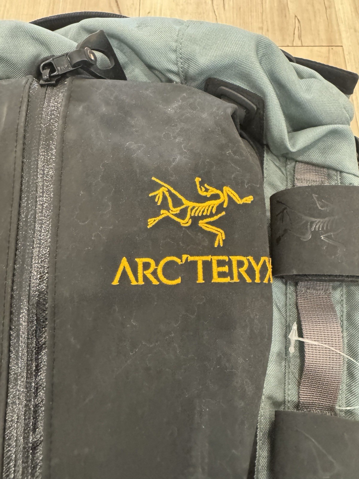 Arc’teryx RT 25 Backpack Granite Color Hydration Backpack Outdoors RARE