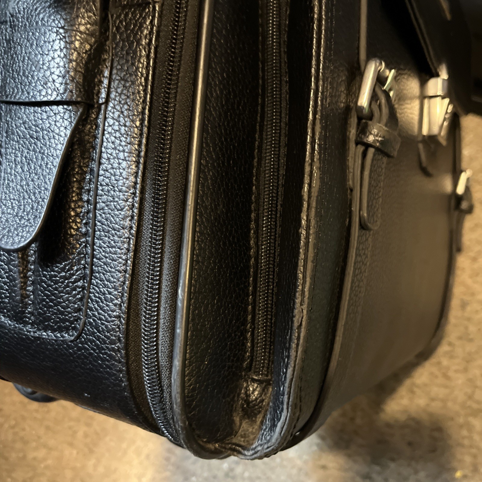 Brooks Brothers Genuine Pebbled Leather Trolley Travel Bag Black Used VGC
