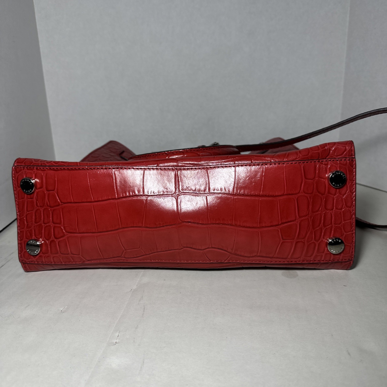 Michael Kors Tote Shoulderbag Dillon Crocodile Red Leather Removable Strap EUC