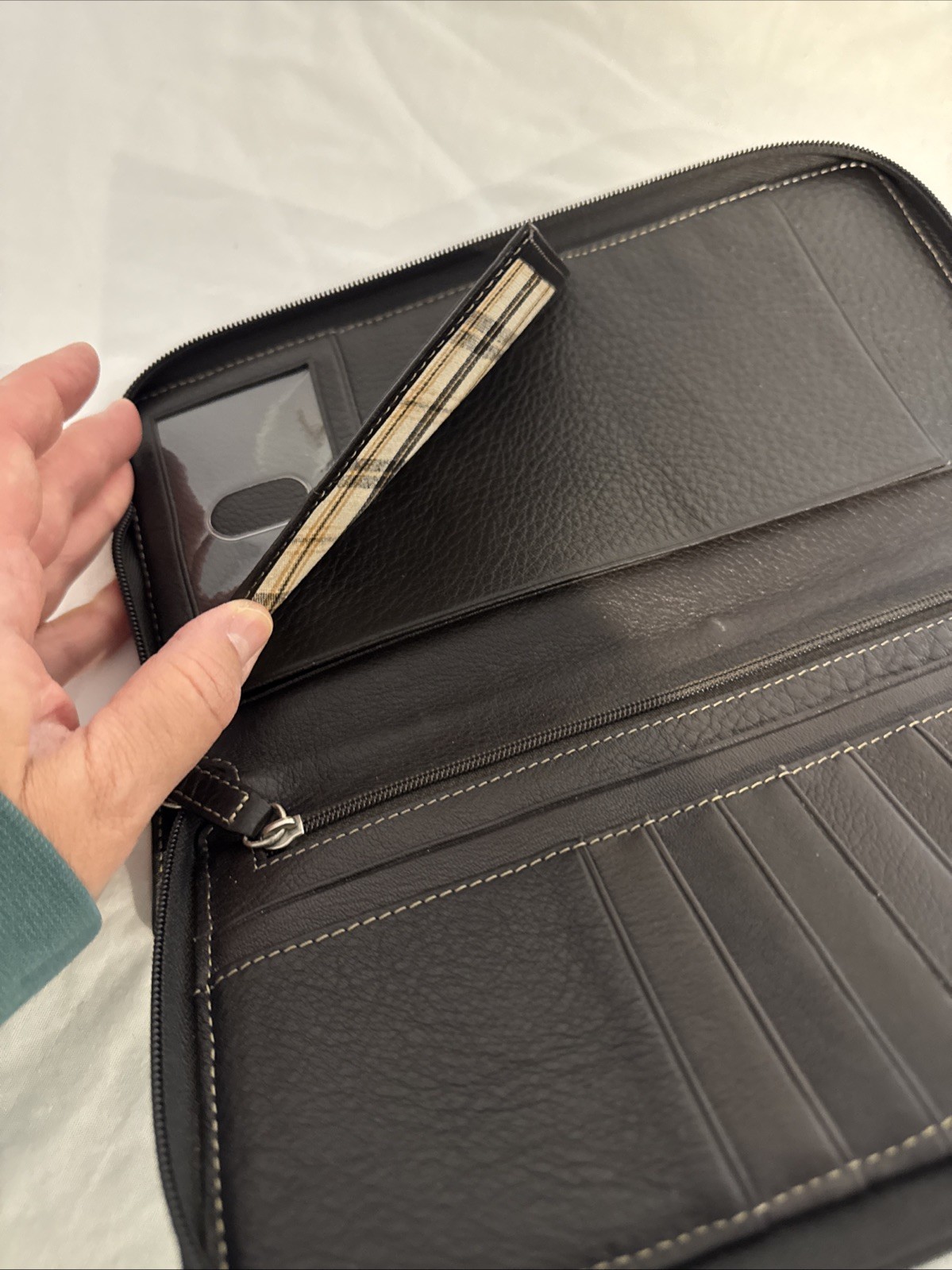 Levenger Zip-Around Black Premium Pebbled Leather Wallet Organizer Quality Lux