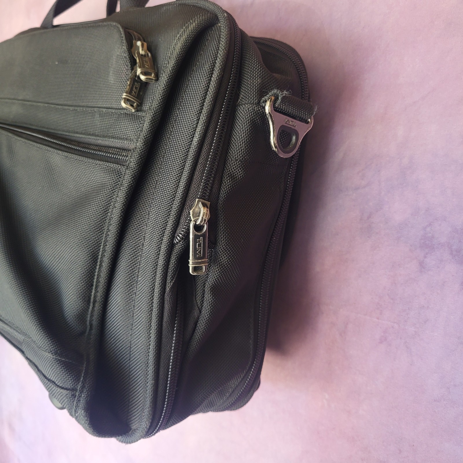 Tumi Alpha Series Black Ballistic Nylon Business Bag Laptop Carry On Messenger