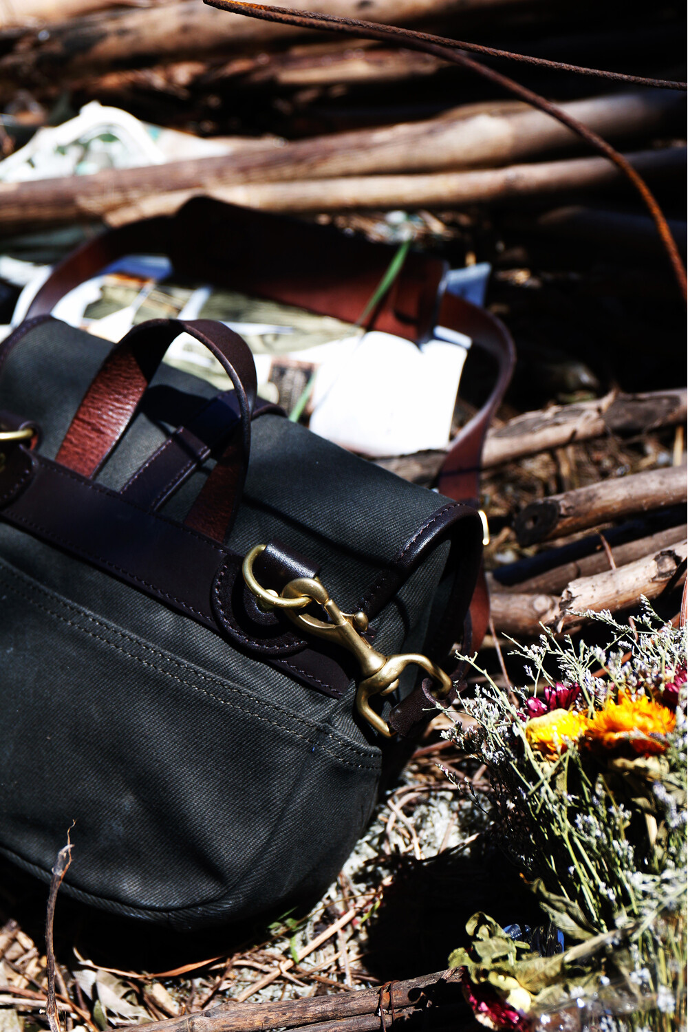 Messenger Bag Waterproof Olefin Canvas Cowhide Shoulder Strap Unisex Retro Bag