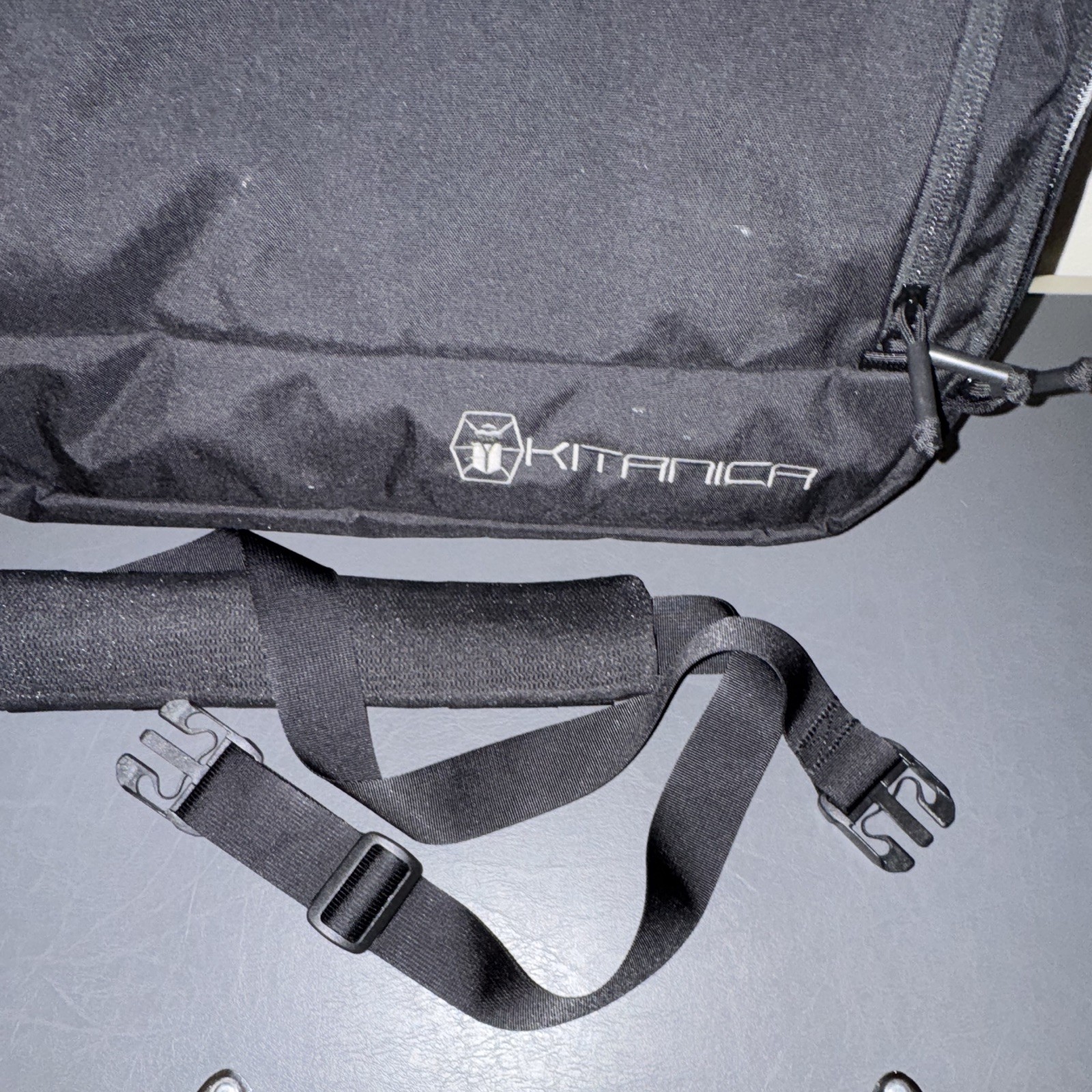 Kitanica Attaché Black MessengerBag Zip & Buckle Closure Padded Adjustable