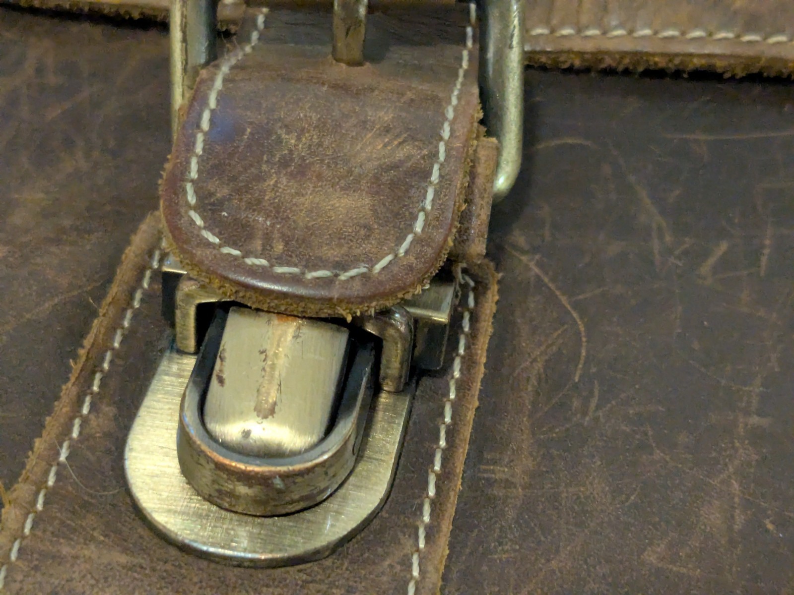 Kattee Men’s Leather Satchel Briefcase. Crazy Horse Full Grain – Fits 15” Laptop