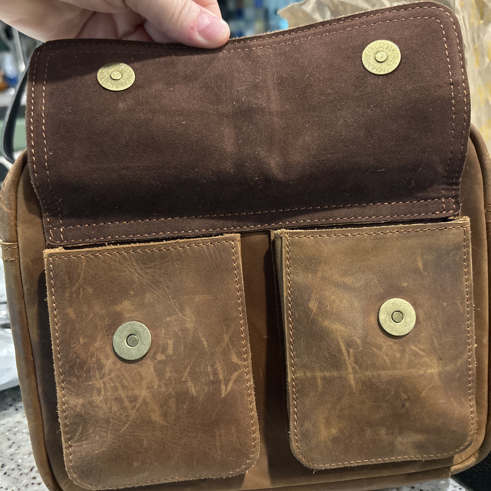 Brown Leather Messenger Bag Shoulder Strap Zip & Magnetic Flap Adjustable Strap