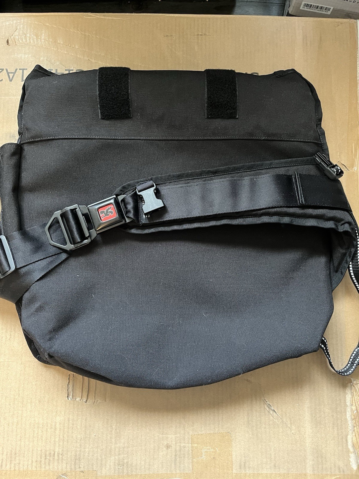 Chrome Industries Lieutenant Black Roll Top Messenger Bag USA Made