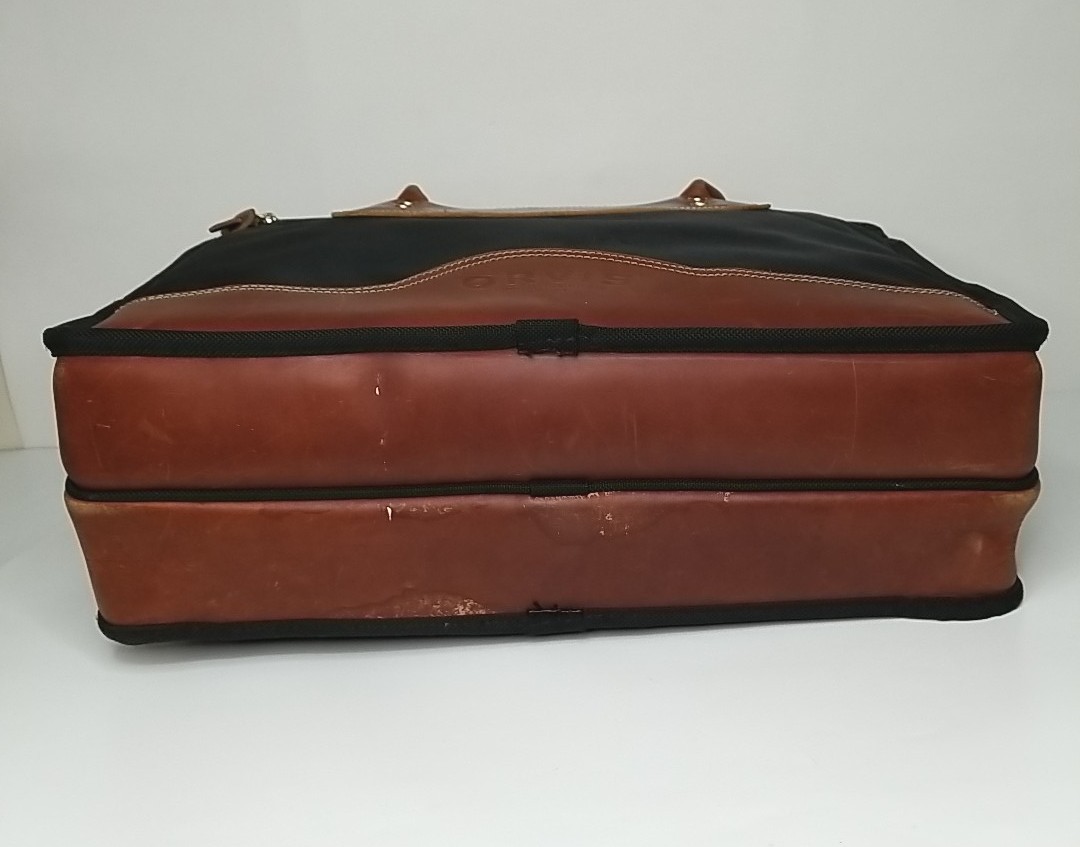 Orvis Battenkill 16″ Briefcase Messenger Bag Black Nylon/Brown Leather Trim