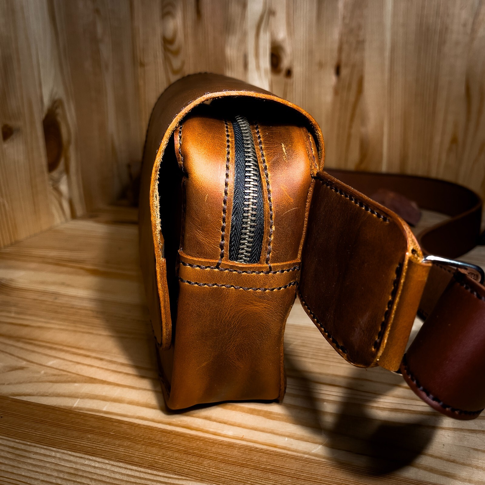 Leather men’s small bag. Crossbody. Crazy Horse. Handmade