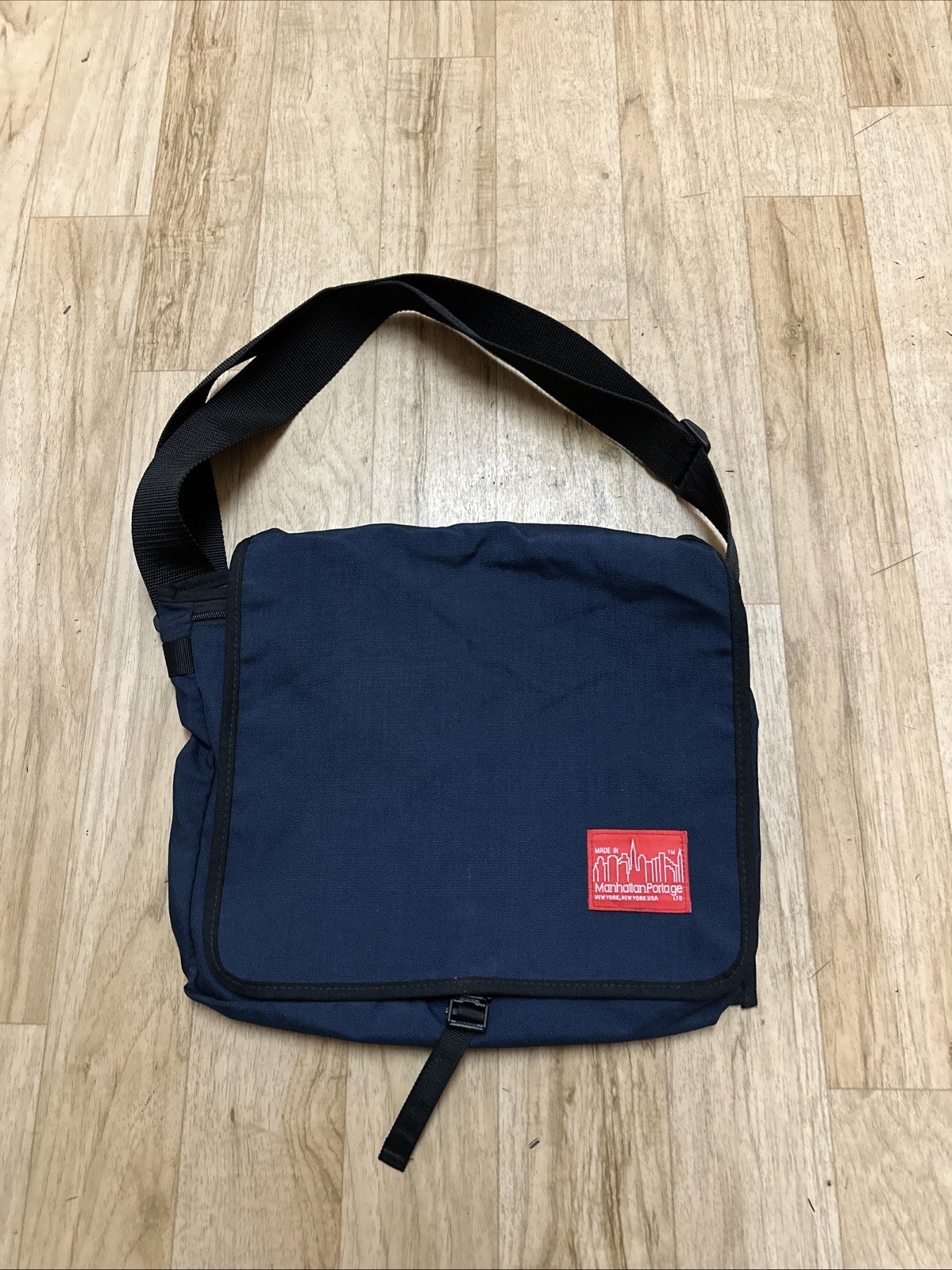 Manhattan Portage DJ Bag Navy Cordura Nylon Messenger Crossbody Logo