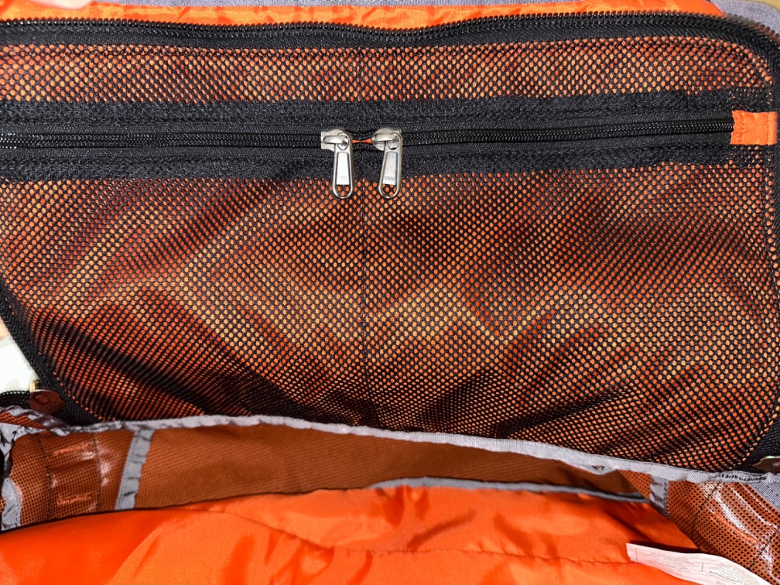 PATAGONIA Black Hole Duffel Bag 60 L Copper Ore Shiny version EUC