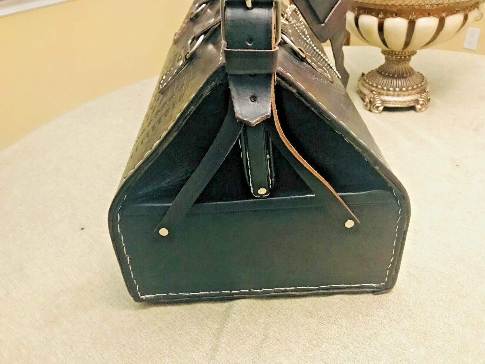 1930s Leather Gladstone Bag / Briefcase / Travel Bag / Messenger Bag – Spain