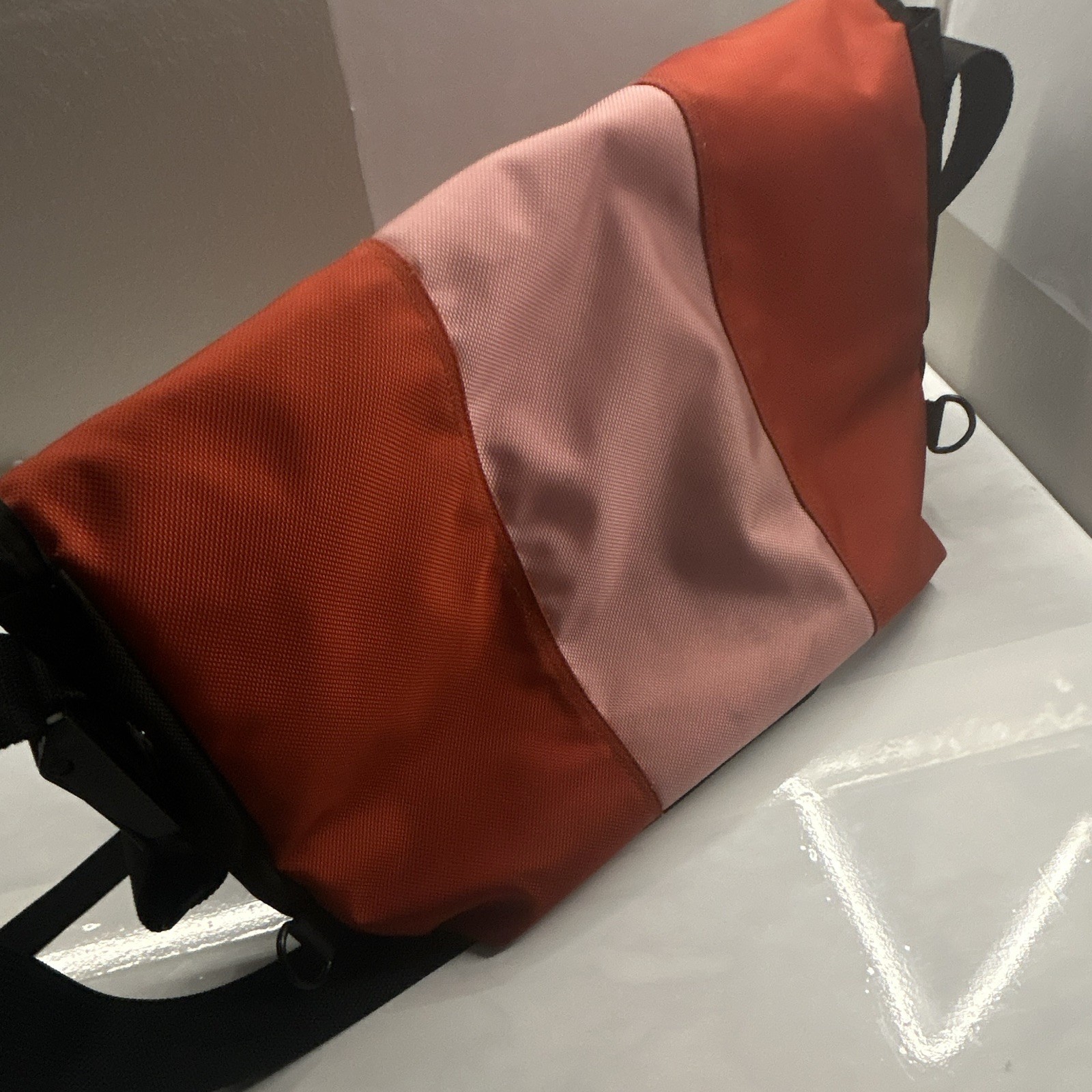 Timbuk2 OFAKMessenger Bag Red Pink Crossbody Laptop Commuter Shoulder Bag Medium