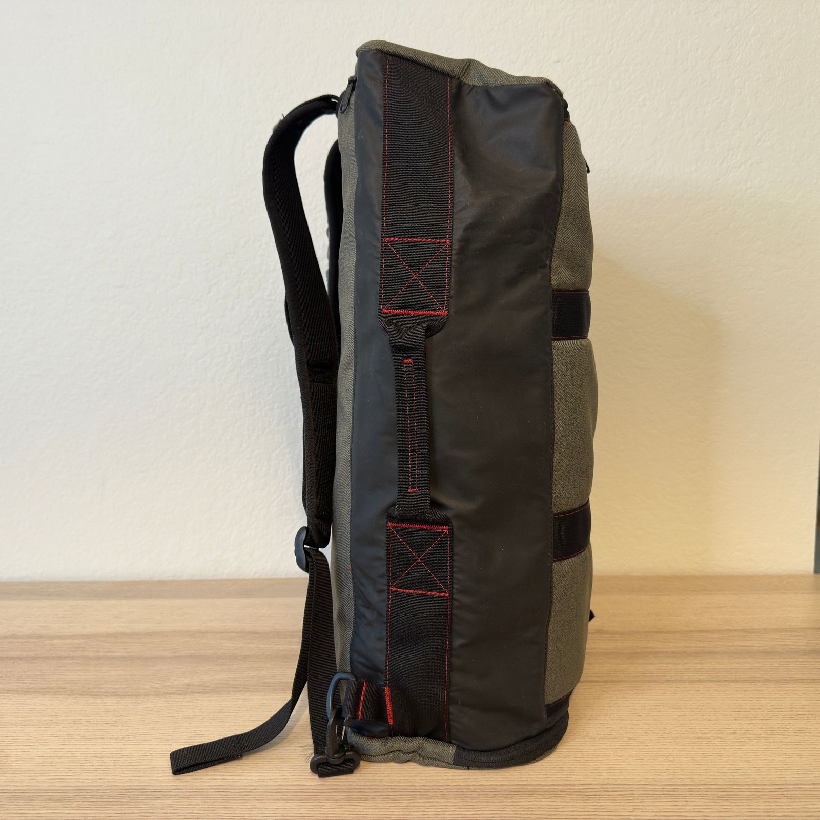 Timbuk2 Wingman Travel Bag Backpack Duffel Convertible Carryon One Bag ~20x15x7