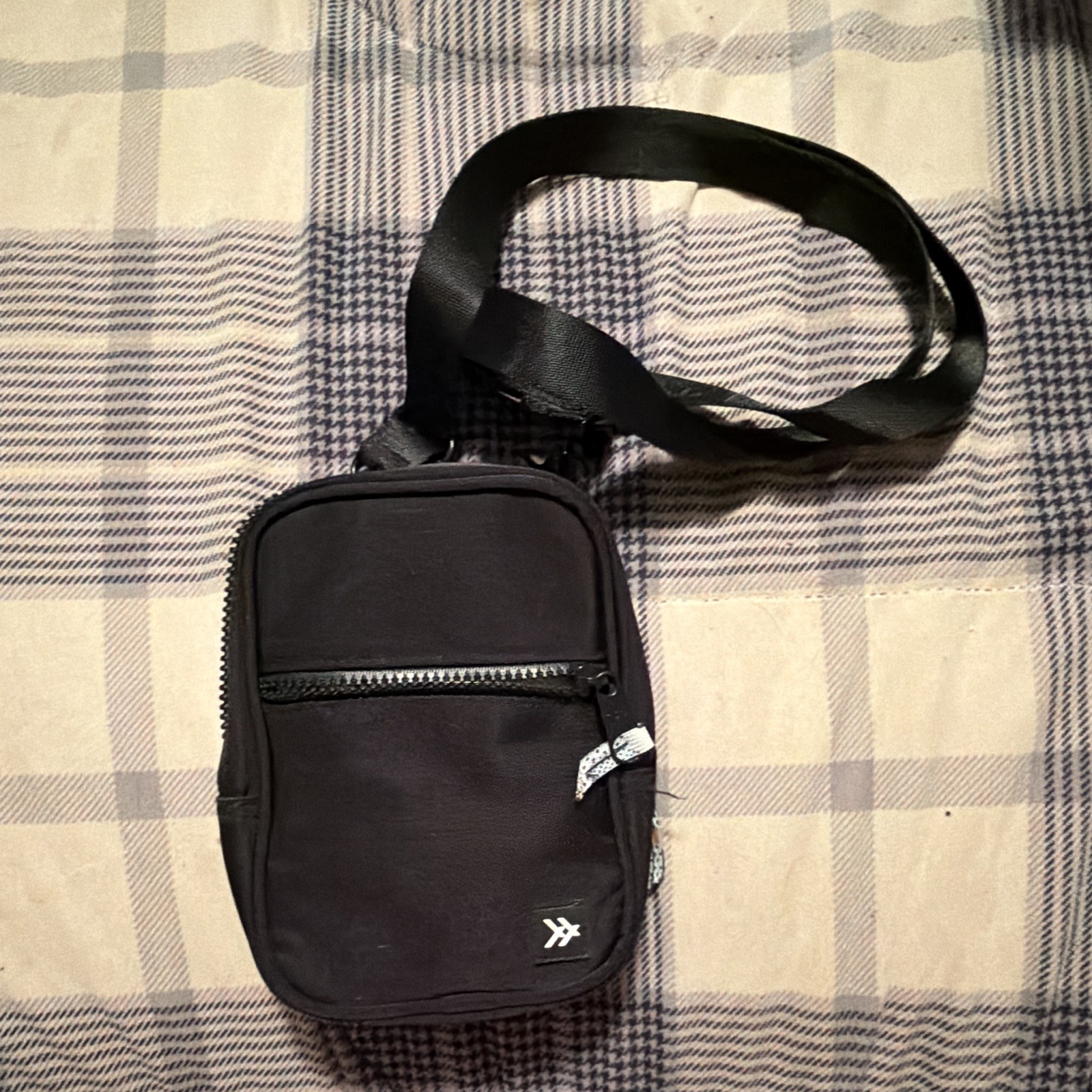 Thread Black Small Crossbody Bag Zip Closure Adjustable Strap Inner Pockets