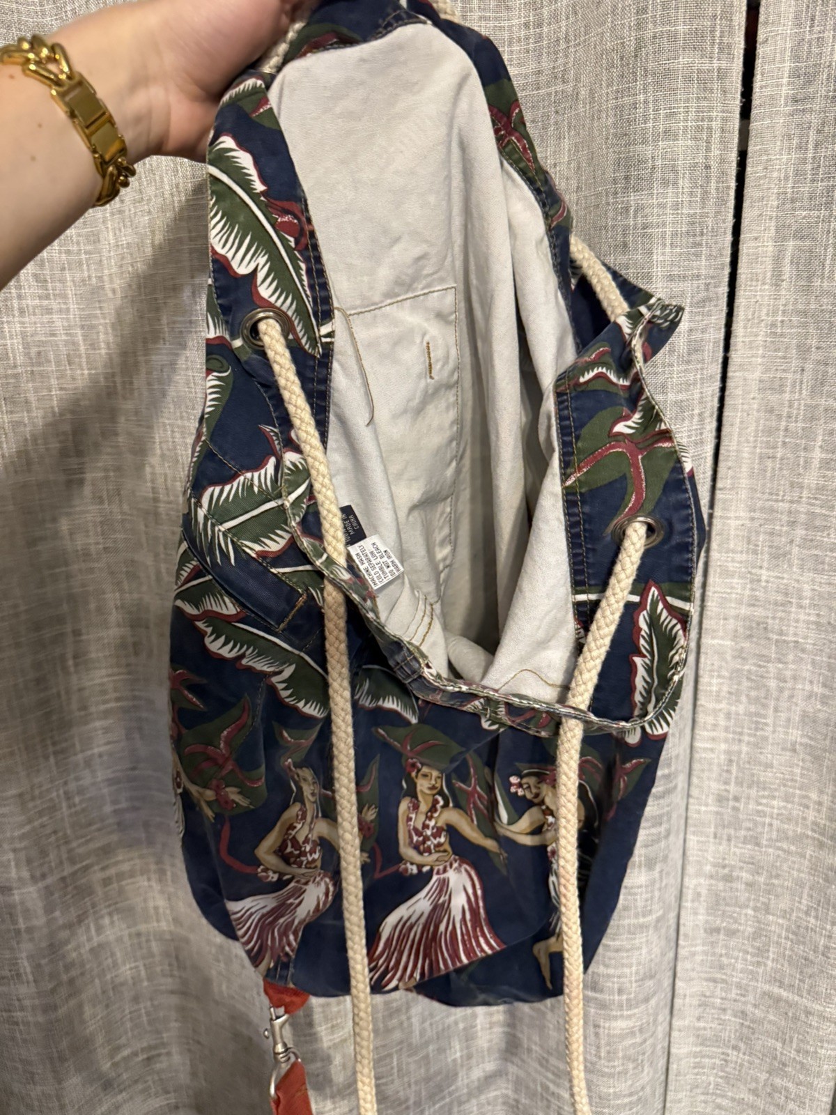 VINAGE TOMMY BAHAMA ALOHA BACKPACK DUFFLE BEACH BAG HAWAIIAN SLING SHOULDER BAG
