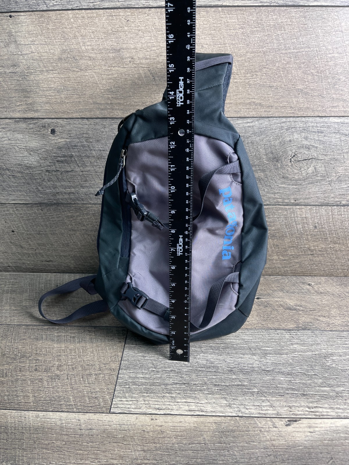 Patagonia Bag Atom Sling Pack Green Gray Zip Inner Pocket Adjustable Crossbody
