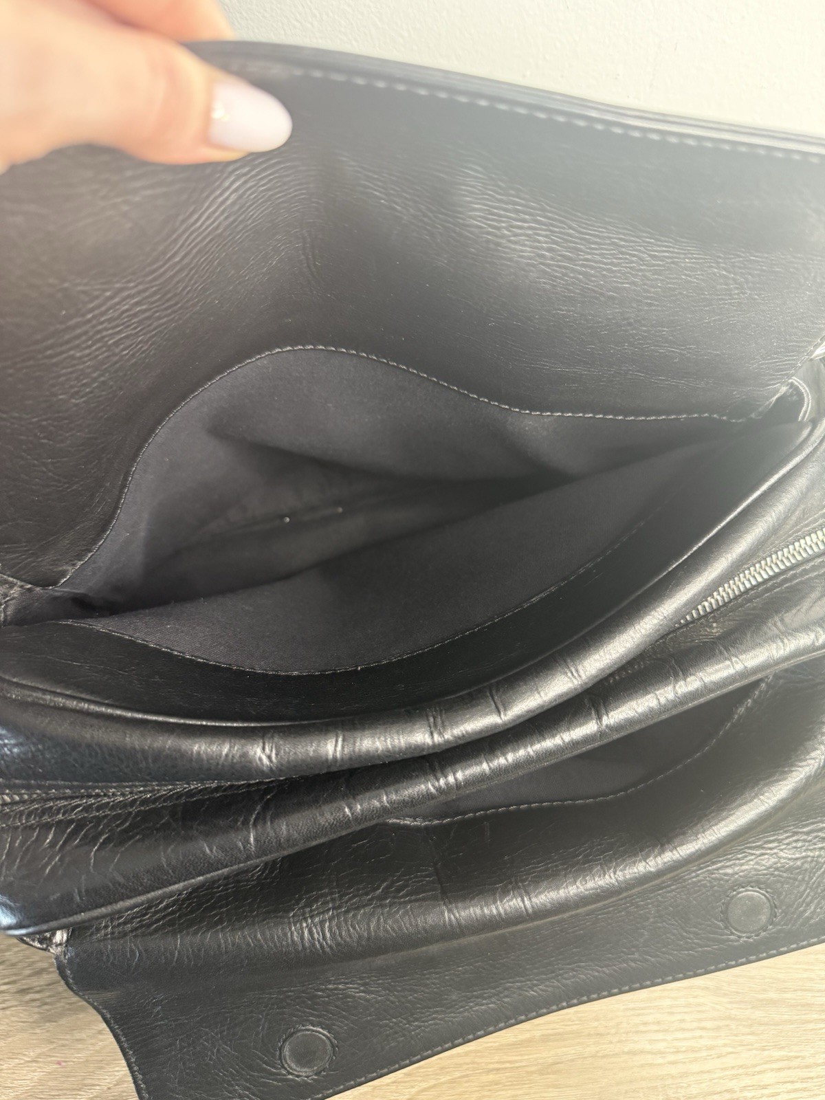 Bally Black Leather Messenger Bag Crossbody Stripe Strap Italy Classic