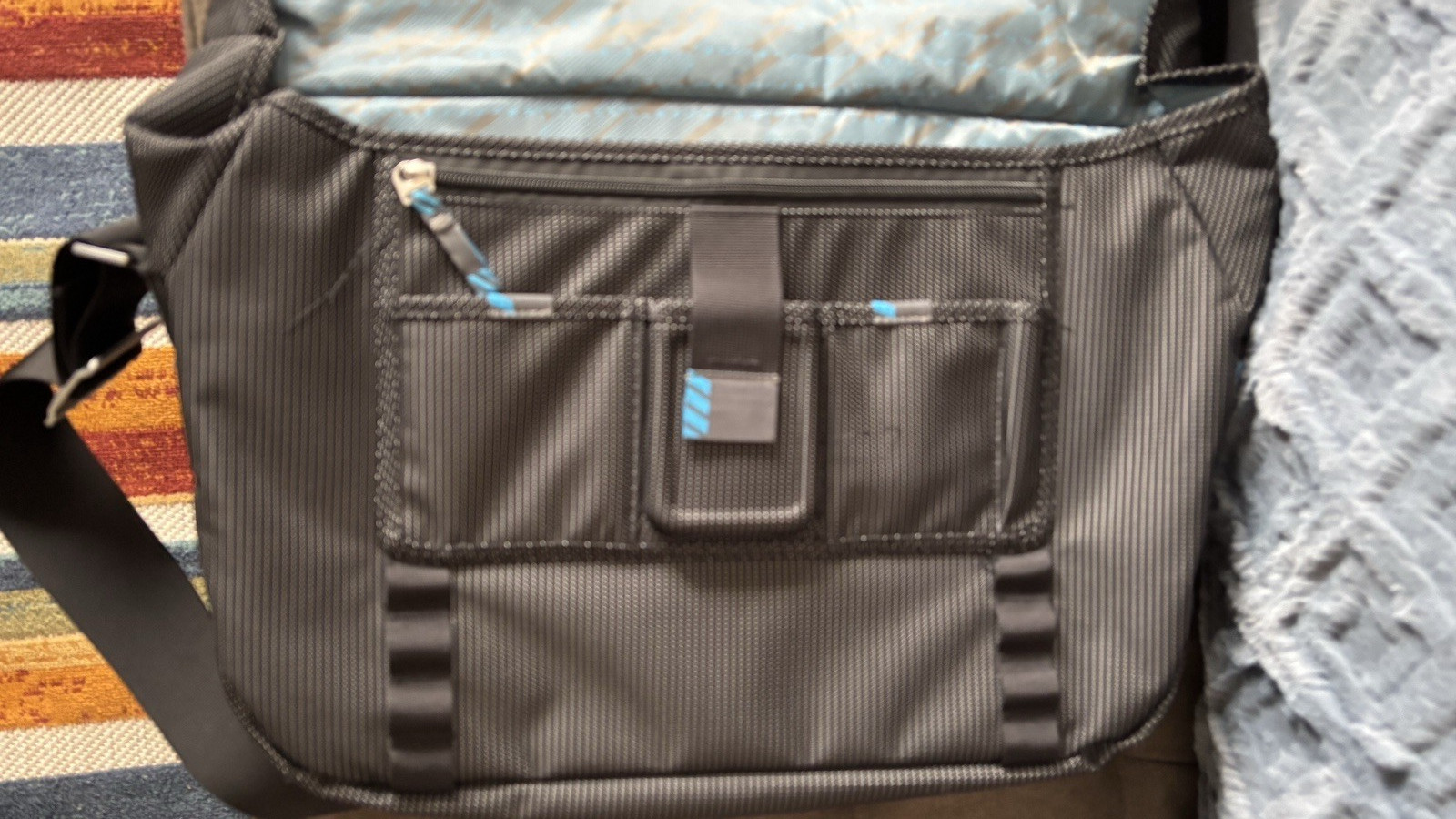 THULE Bag Messenger Crossover Crossbpdy | 15 Inch Laptop | VG Condition