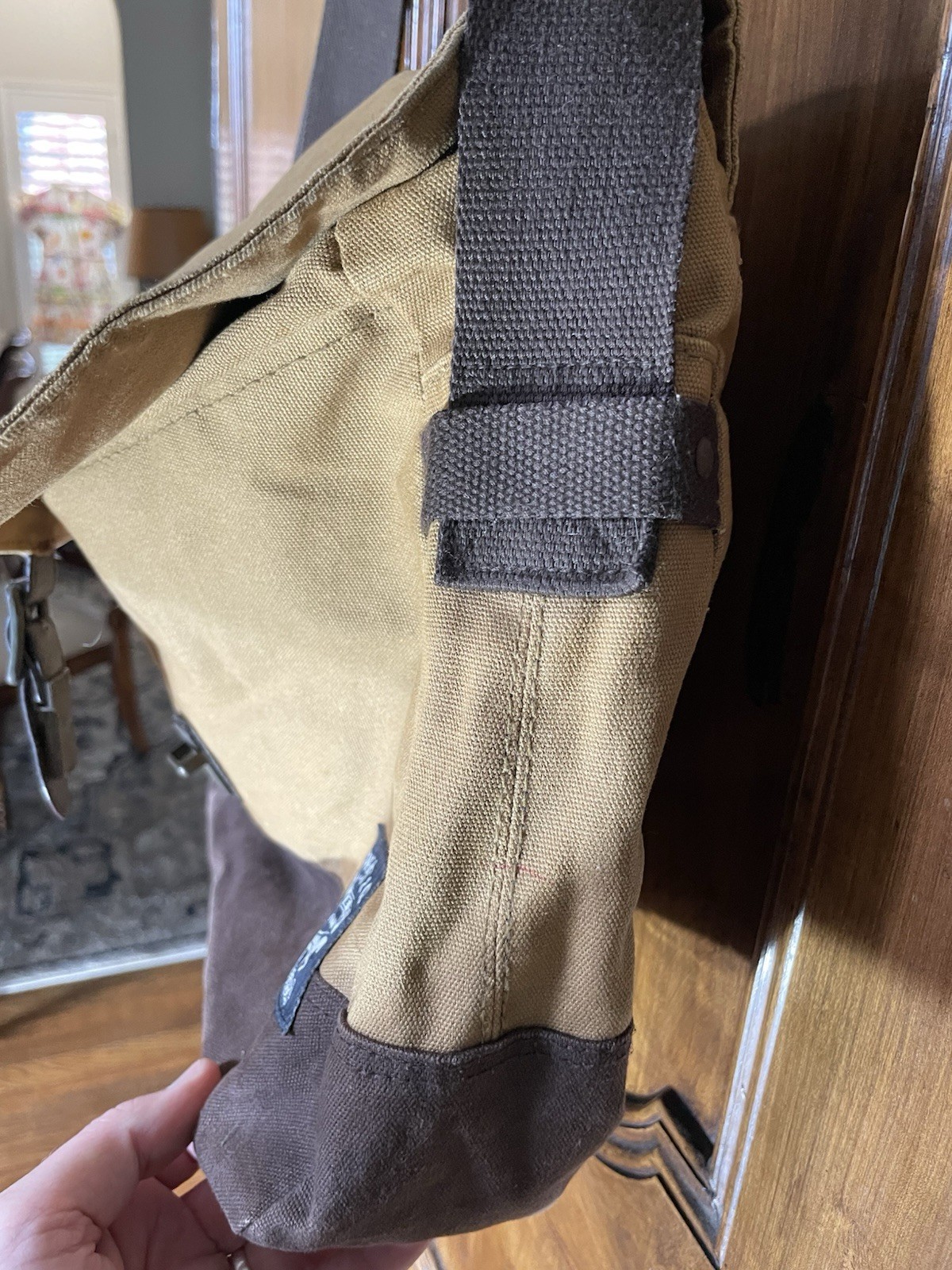 Levi’s Canvas Messenger Laptop Bag Tan Brown Crossbody 16×12 Repaired Clasp