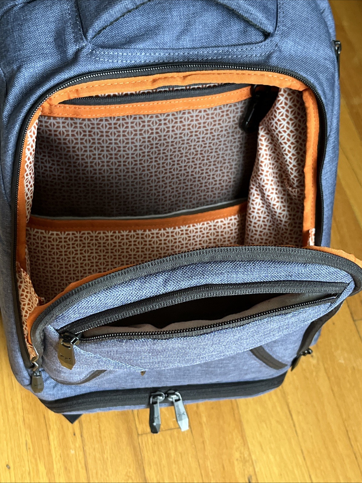 Knack Series 1 Medium Expandable Laptop Travel Backpack Blue Carry On 27L