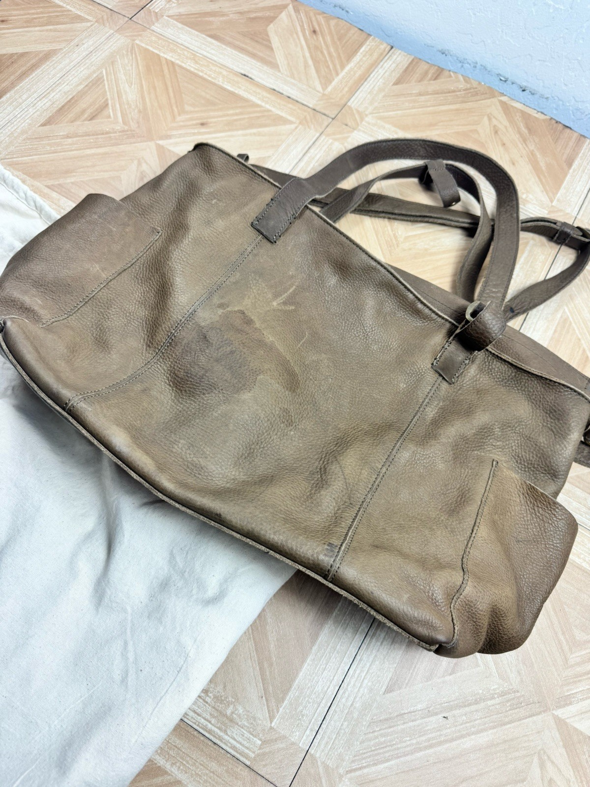 Duluth Trading Co Leather Duffel Bag Brown Large Travel Carry On Weekend Tote
