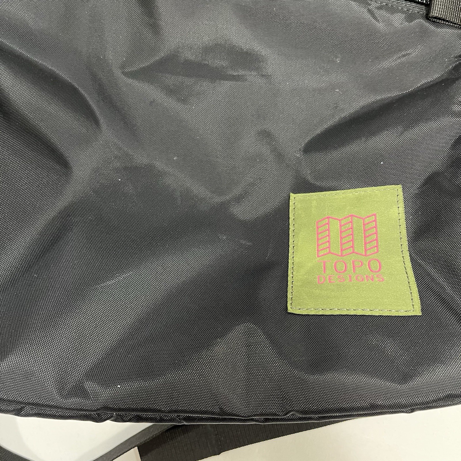 TOPO DESIGNS Light Pack 18.5L Backpack 15″ Laptop Sleeve School Green Black