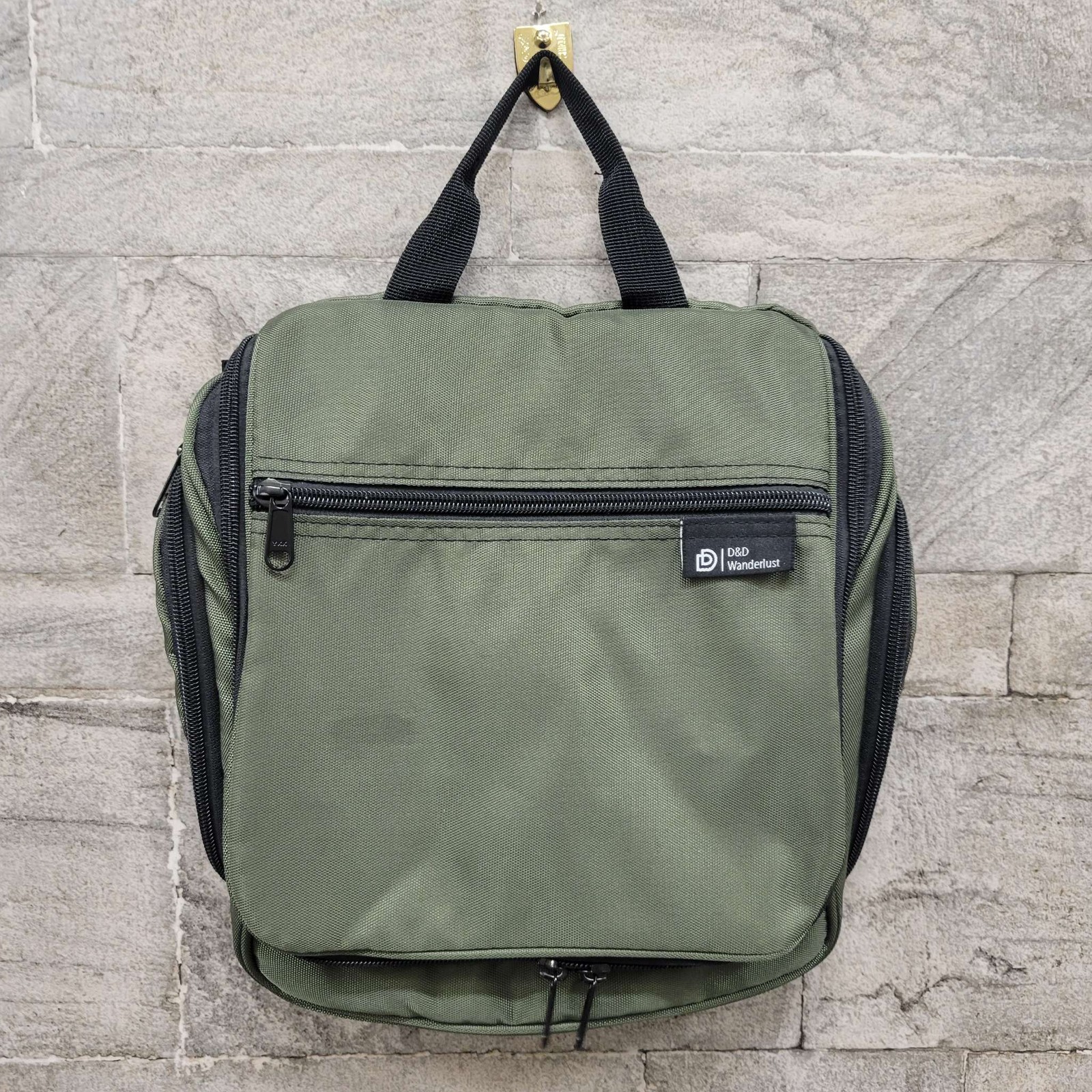 D&D Wanderlust Travel Toiletry Bag Hanging Organizer Pouch Green
