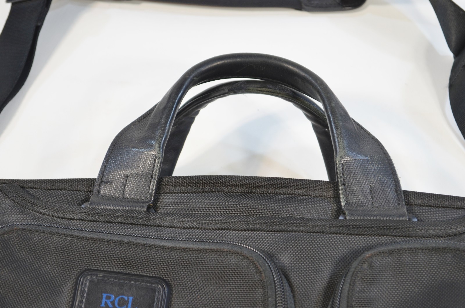TUMI Alpha 2 T-Pass Medium Screen Briefcase Laptop Bag Nylon MODEL 26516D2
