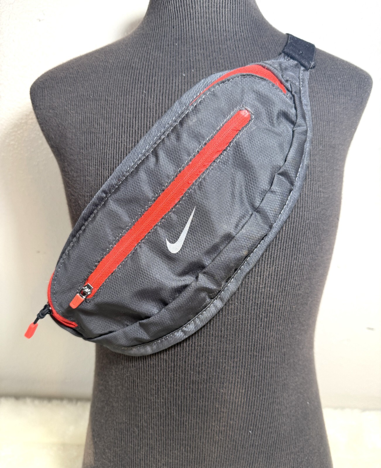 Nike Unisex Adults Dark Gray and Red Belt Bag & Fanny Pack Adjustable Waist