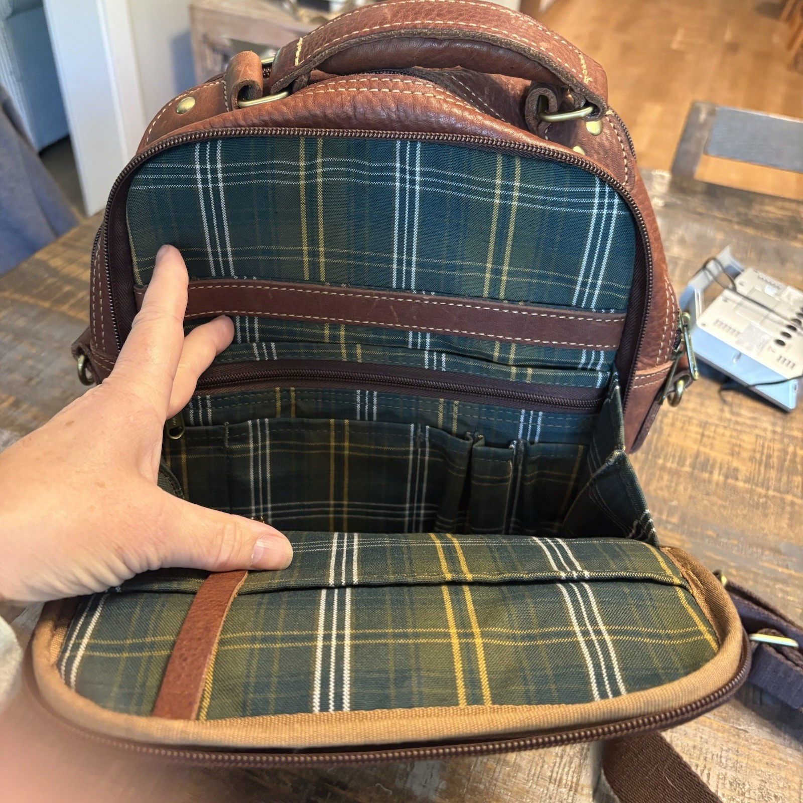 Duluth Trading Co Lifetime Leather Travel Bag Brown Crossbody Messenger 97310