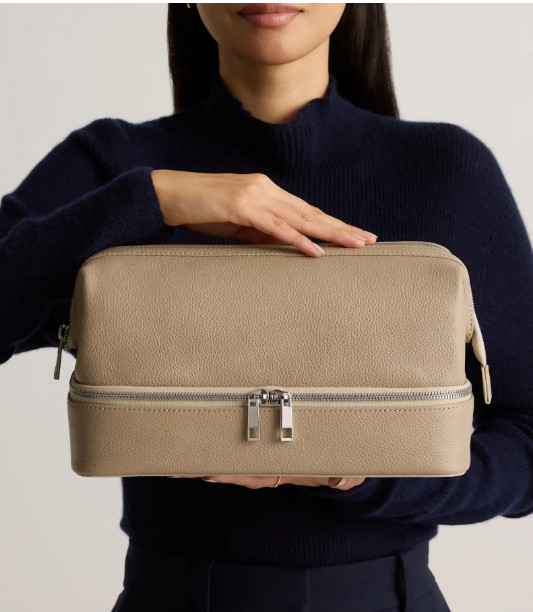 NWT QUINCE MEN’S ITALIAN LEATHER DUAL COMPARTMENT TOILETRY BAG TAUPE MSRP $70