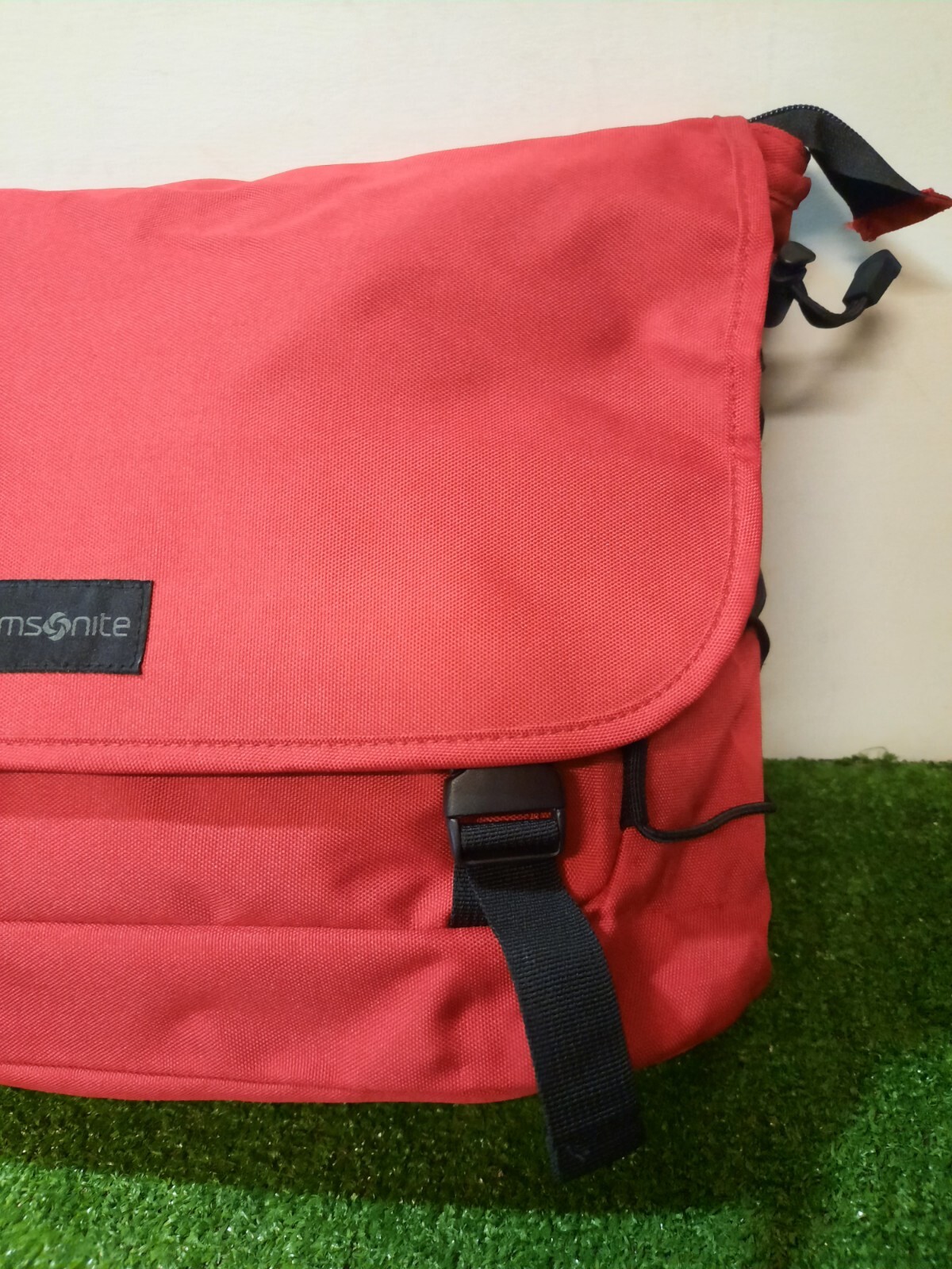 SAMSONITE ‘Off Tread’ 2010. Computer Shoulder Bag. 39.1cm. Brand New With Tags