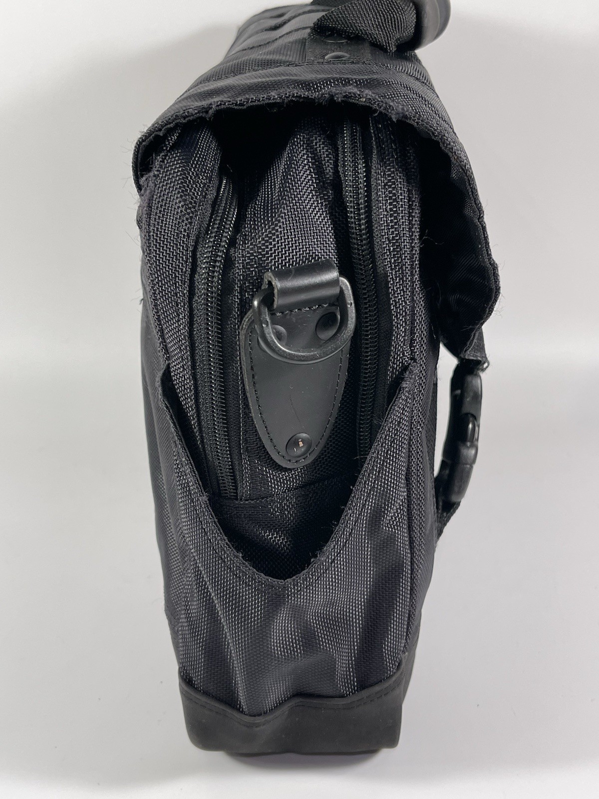Vintage Oakley Software Laptop Messenger Bag Briefcase Tactical Field Gear Era
