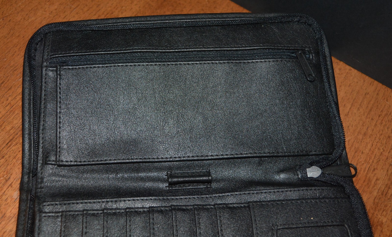 Large Leather Traveler’s Wallet Portfolio GEMLINE Zip-Around