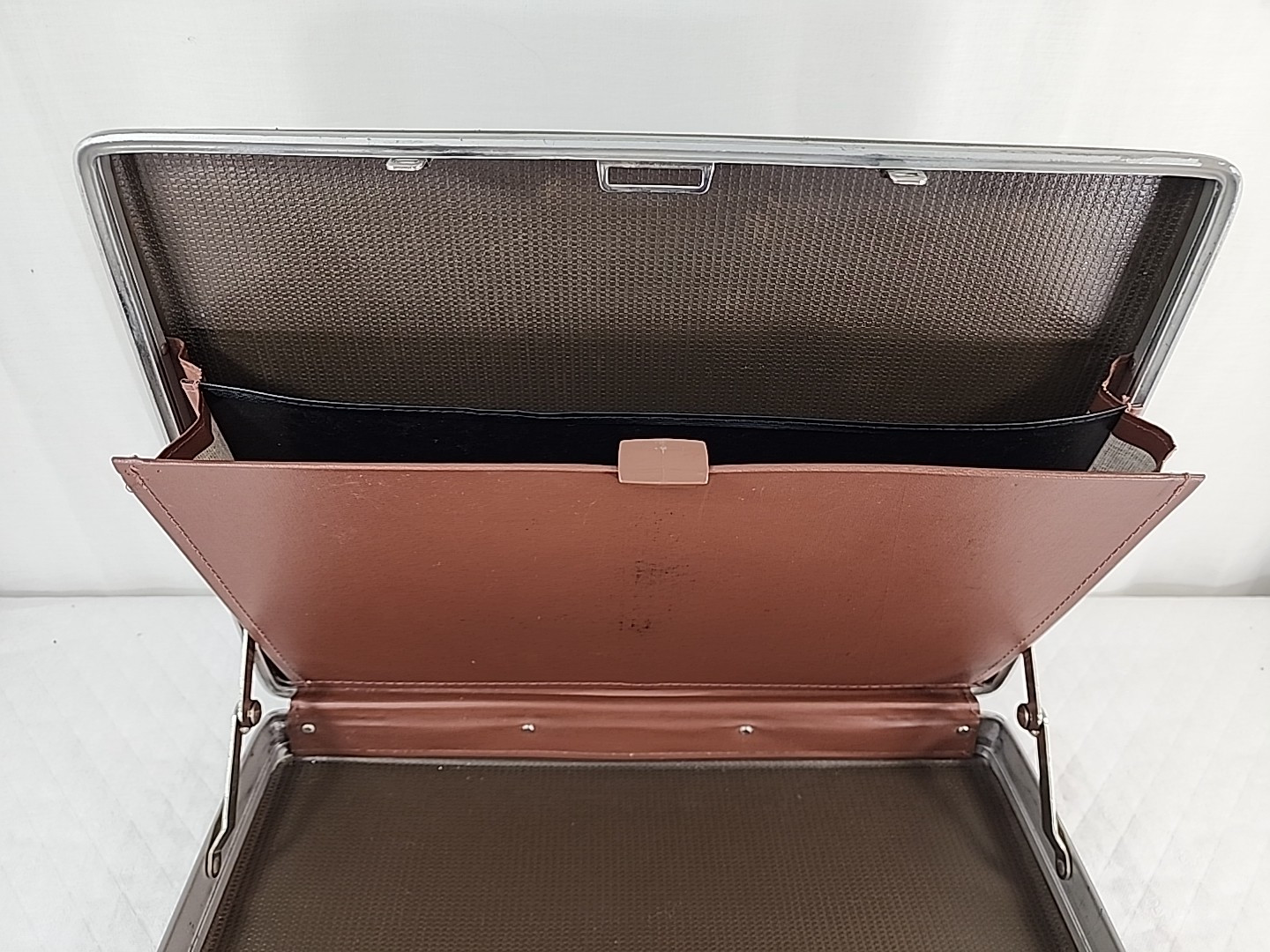 Vintage Samsonite Super Slim Hardshell Briefcase Attache Brown 17x12x2