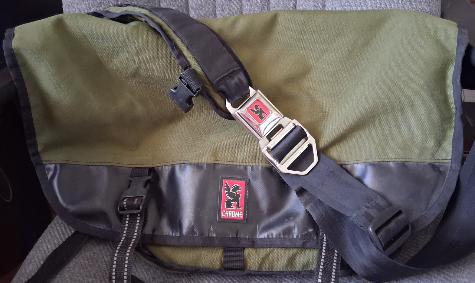 Chrome Industries Citizen Messenger Shoulder Bag Green Vintage