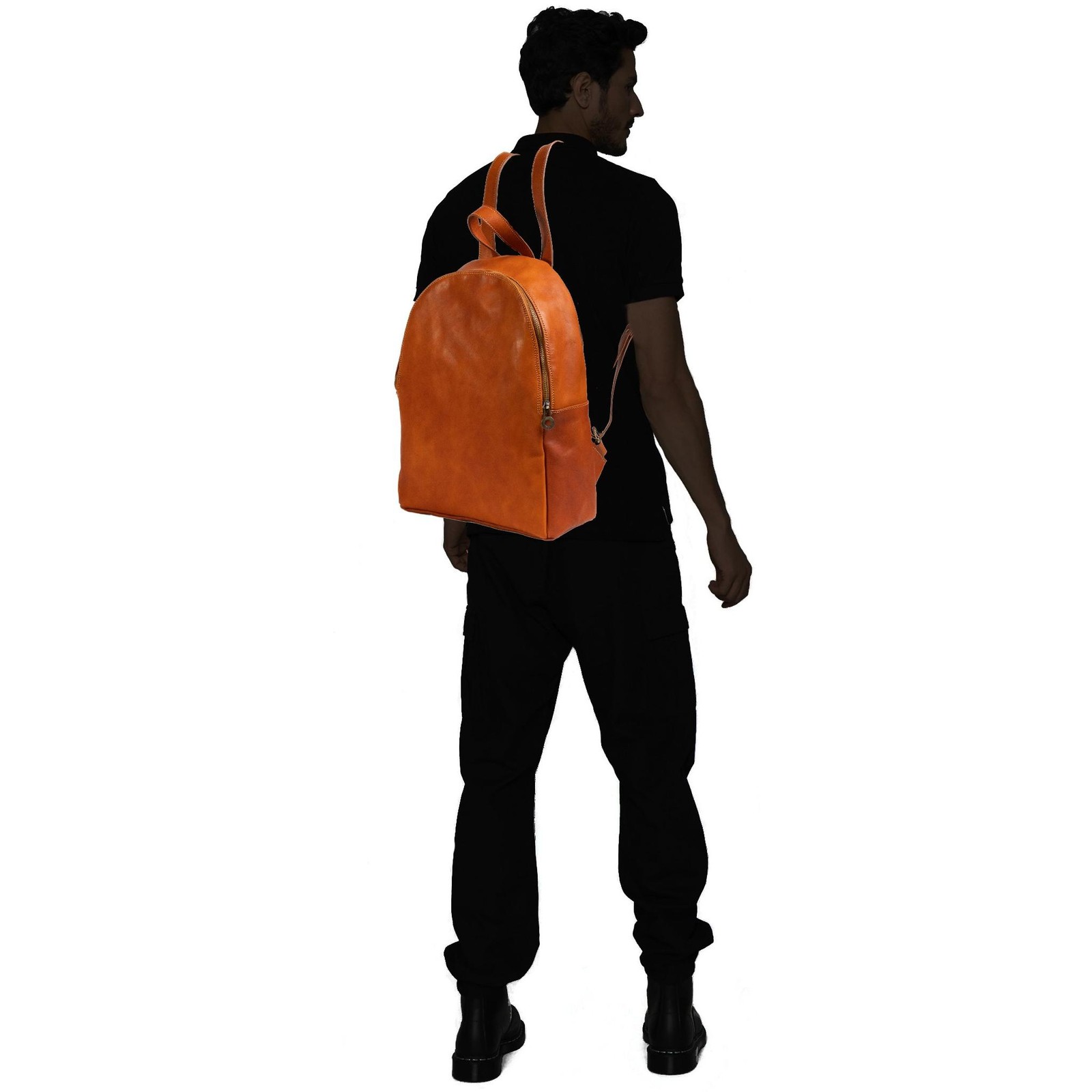 Men’s backpack in natural-colored vegetable-tanned leather