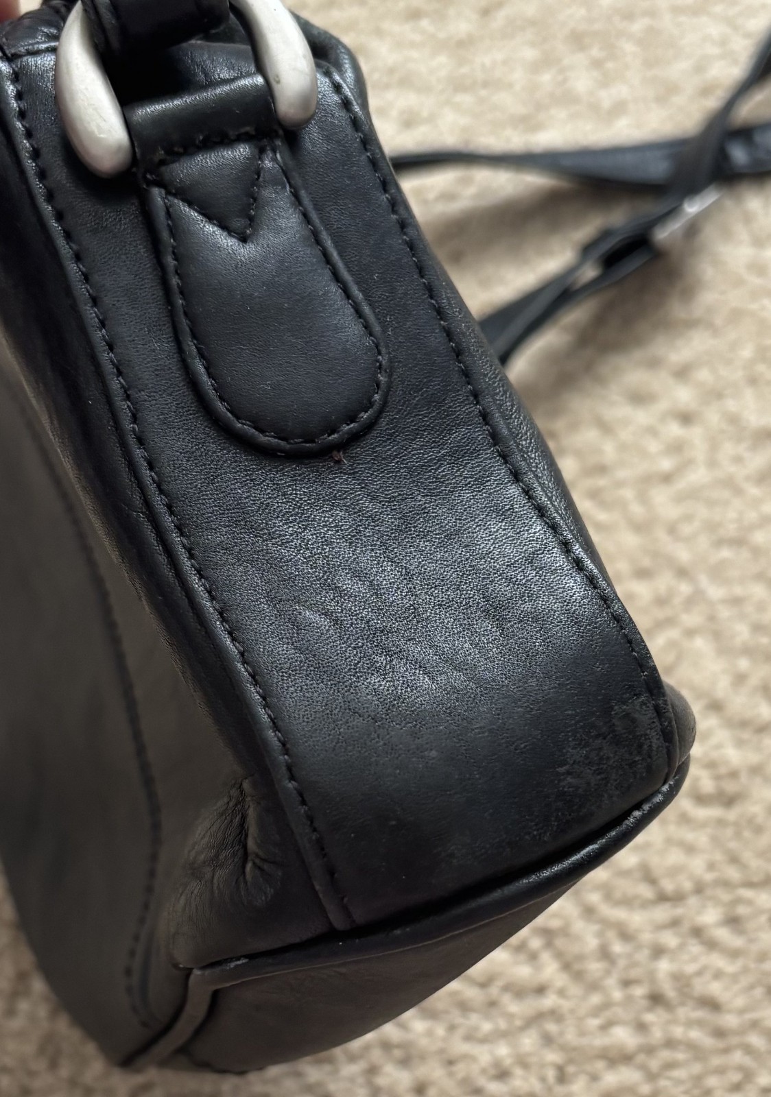 Vintage Wilsons Leather Crossbody Bag Black Genuine Minimalist Vintage 3 pocket