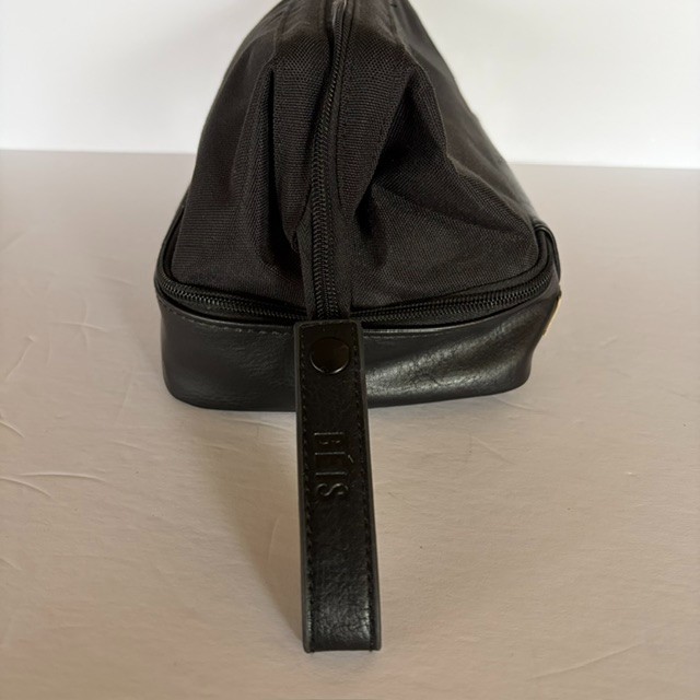 Beis The Dopp Kit Black Toiletry Bag Organizer Zippered 2 compartments