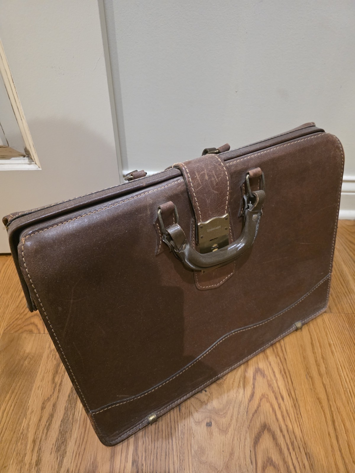 Vintage Leather Schlesinger Doctor Attorney Leather Briefcase Attache (A35)