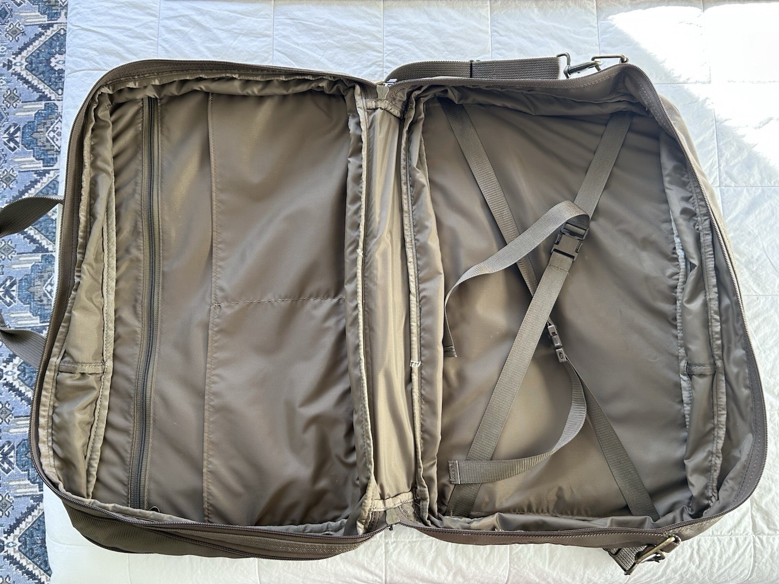 Tumi USA Alpha Ballistic Nylon Weekender Bag 21”x 15”