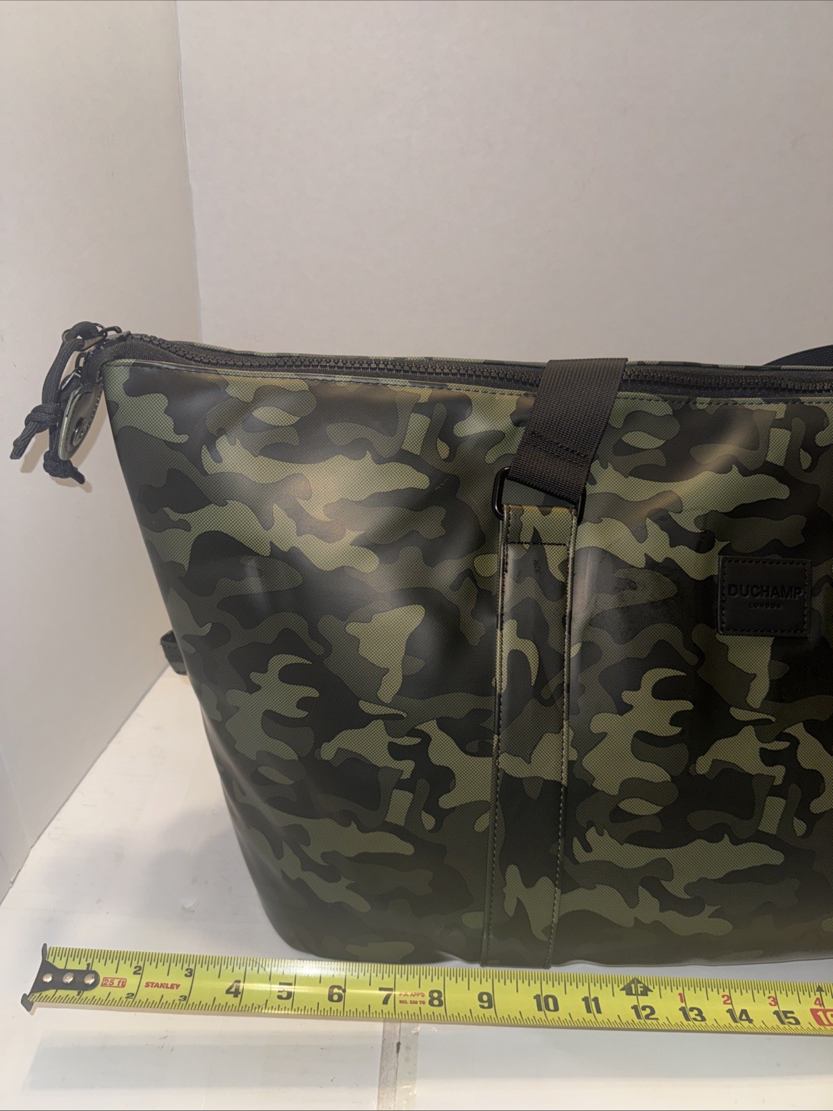 Duchamp Rubberized Camo Tote Duffle Bag Carryall Travel Gym Weekender USB cable