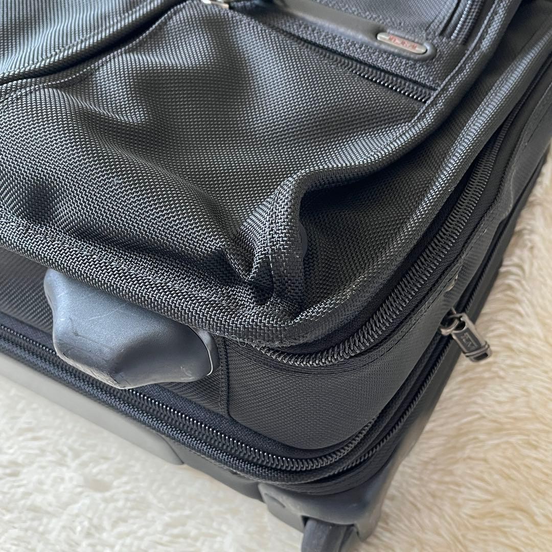 Item Tumi Carry Case Expandable Business Bag Black